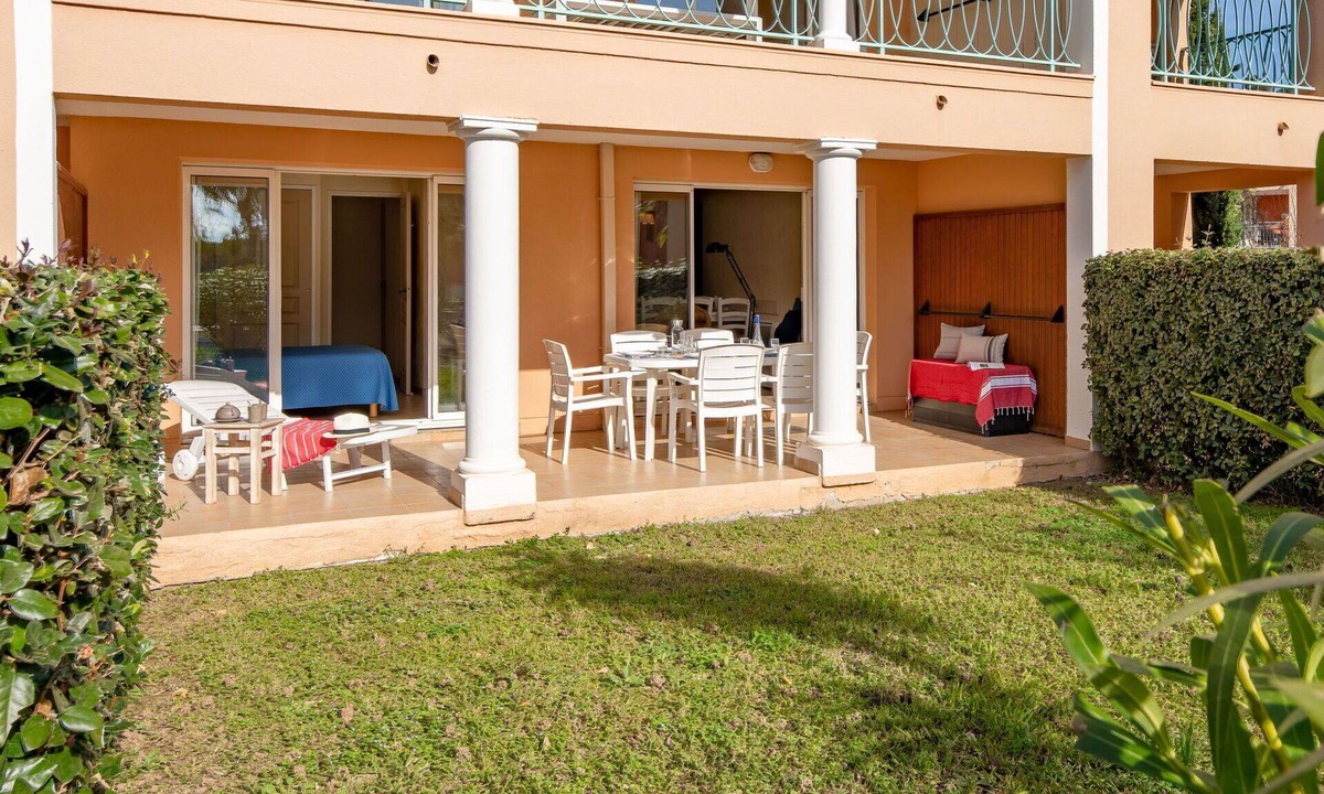 Les Issambres Apartment | Lovely apartment for 6 guests with pool, WIFI, A/C, TV and terrace