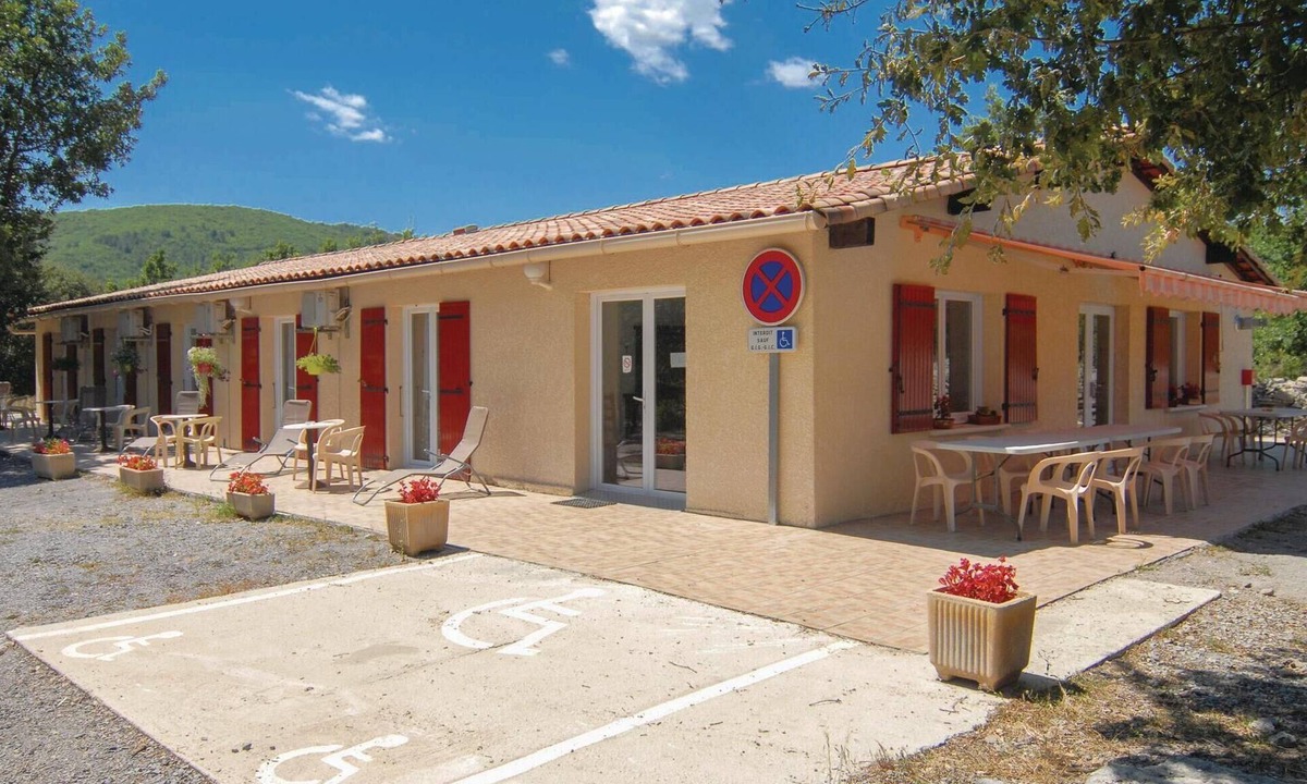 Courry House | Lovely home in Courry with house a mountain view