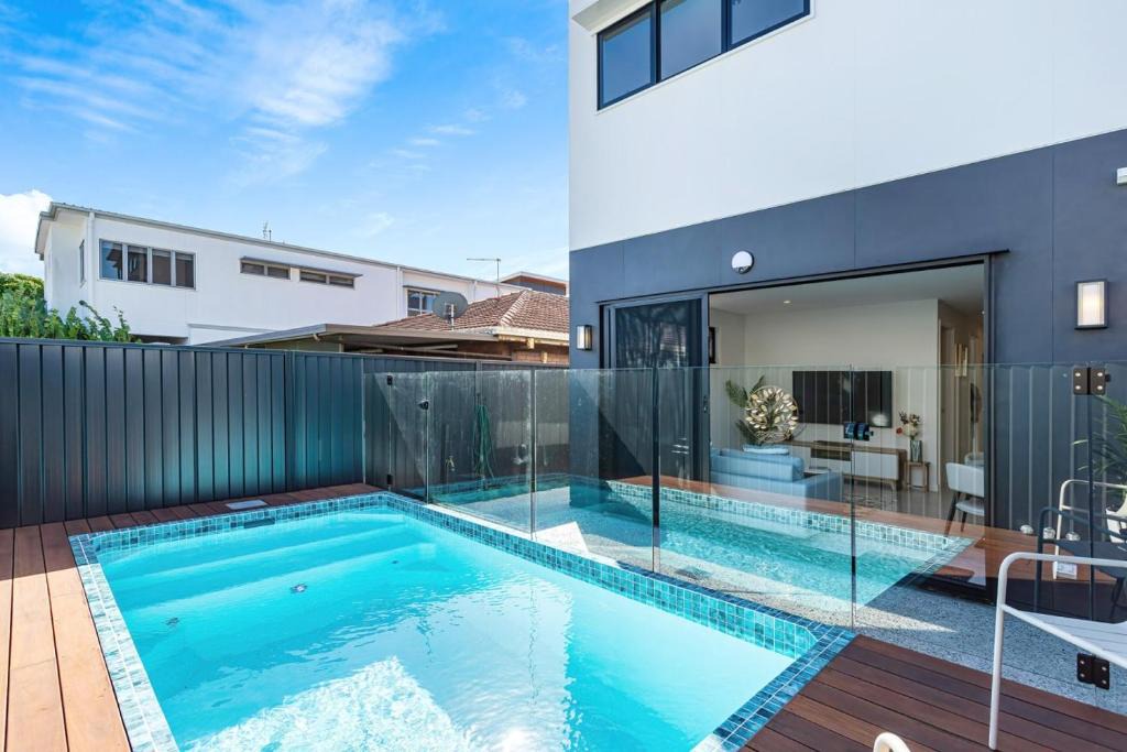 Mermaid Beach Villa | Luxe Mermaid Retreat