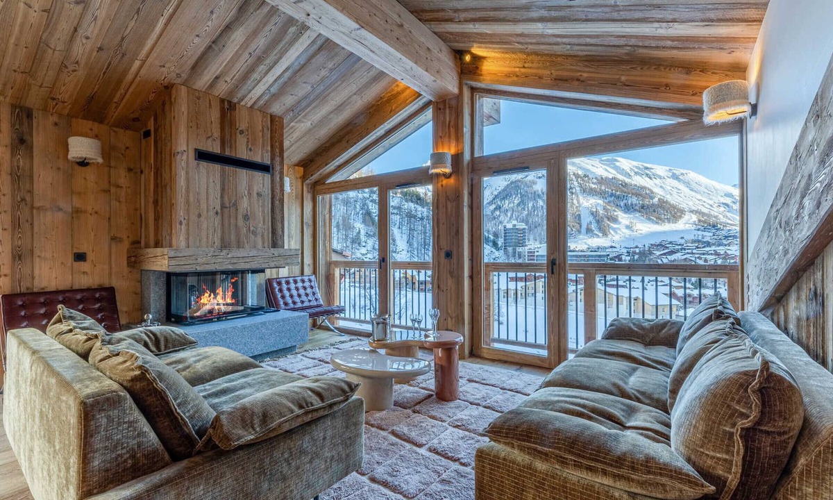 Le Cret Apartment | Luxurious 7-room apartment, fireplace, parking, stunning view