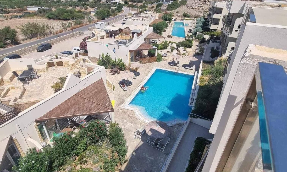 Lithinai House | Luxurious apartment 200 m from the beach, air-conditioned, 2 large pools, sea view