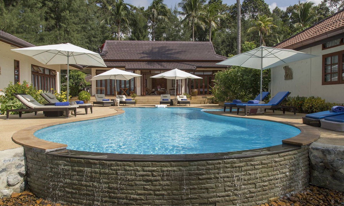 Na Mueang Villa | Luxurious Beachfront Pool Villa, 5BRM.