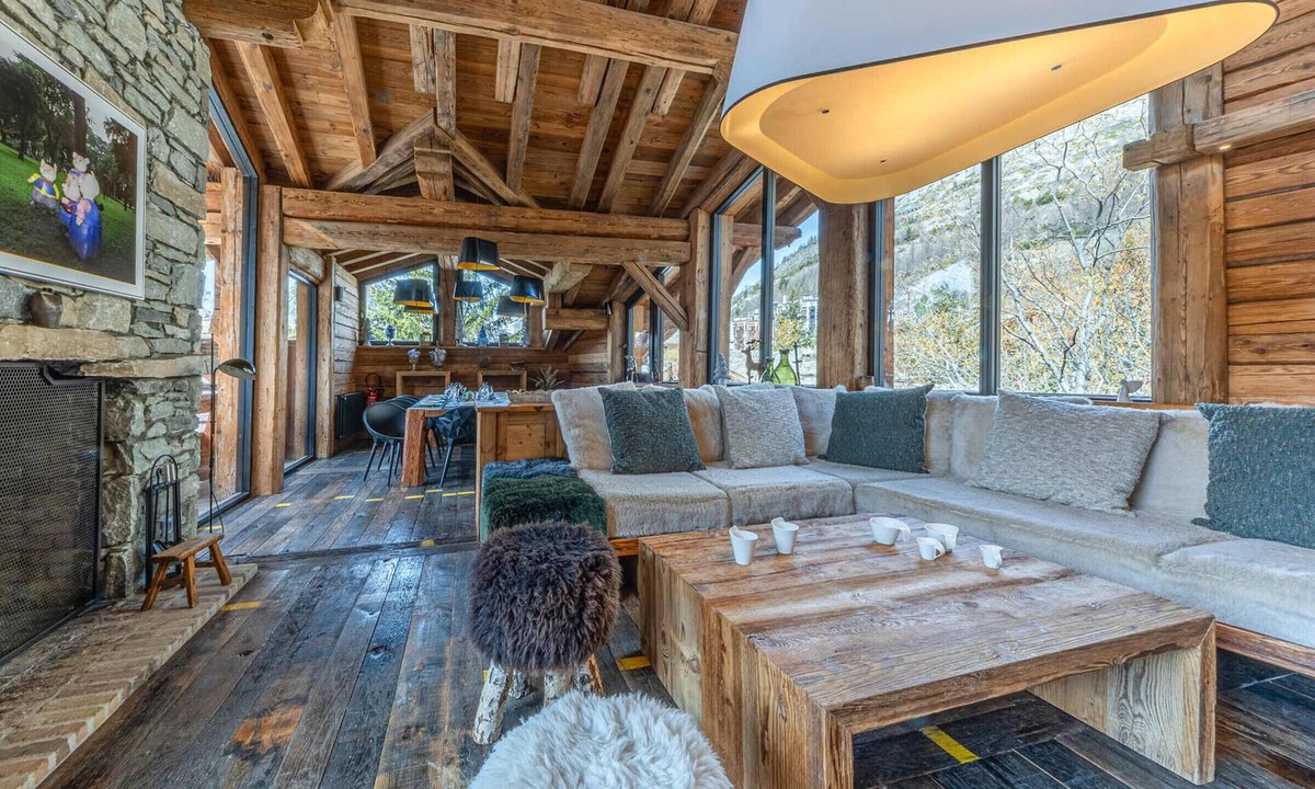 Val-d'Isere Ski Chalet | Luxurious Chalet with Pool, Hammam & Stunning Views in Val-d'Isère