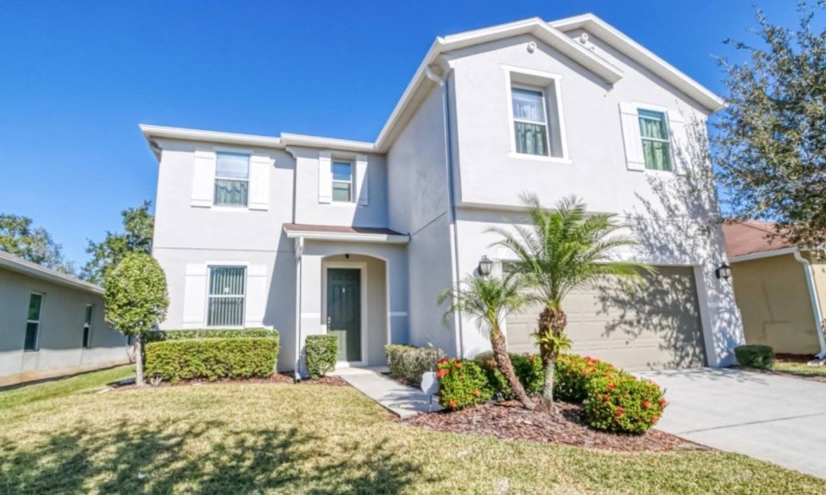 Seasons Villa | Luxury 4 Bedroom Villa in Kissimmee near Disney
