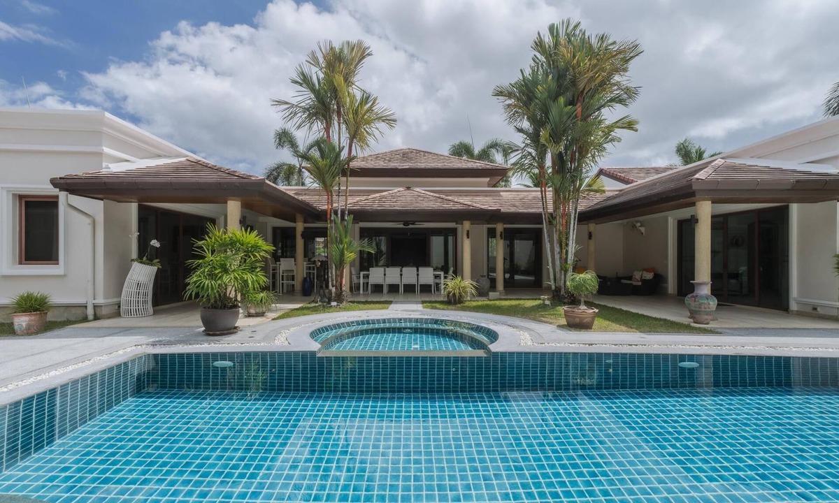 Cherngtalay Villa | Luxury 4BR Villa with Private Pool & Jacuzzi