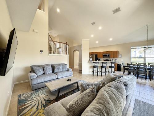 Windsor Palms Villa | Luxury 6BD 3.5BA Pool Home in Windsor Palms Resort