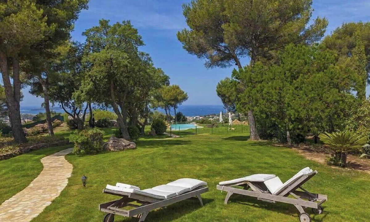 Six-Fours-les-Plages House | Luxury Six-Fours villa with Pool and Jacuzzi