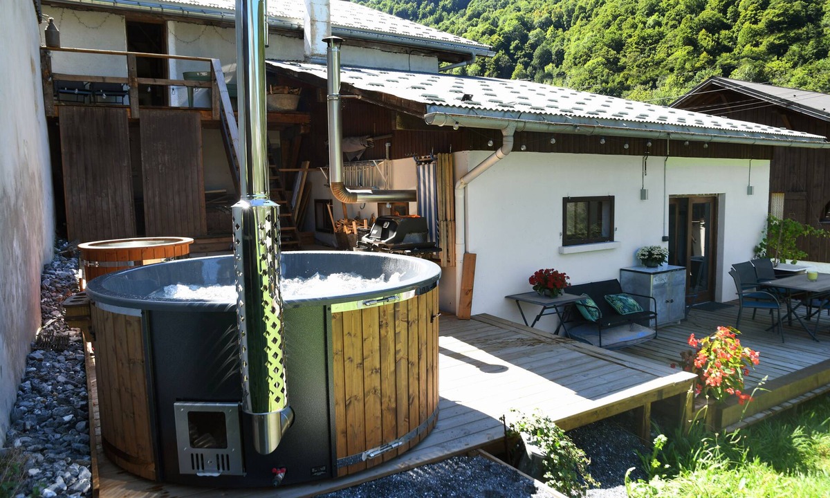 Sixt-Fer-a-Cheval Ski Chalet | Luxury Ski/summer Chalet, sleeps 14. Ski 100 meters. ⛷️ “Grand Massif” ski range