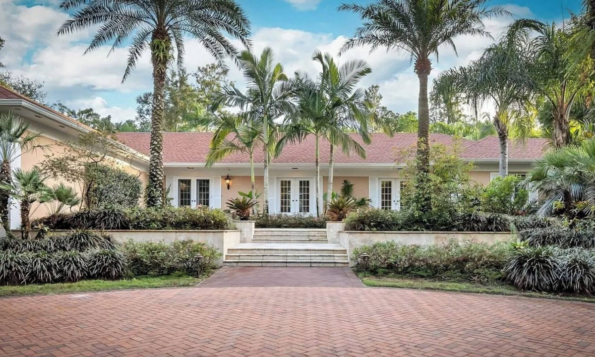 Lake Wales House | Luxury Tropical Florida Getaway - Close to Disney/Universal/Legoland