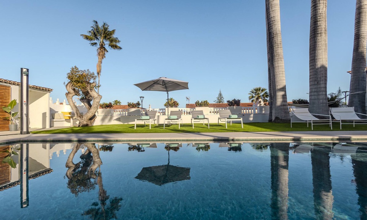 Puerto de la Cruz Ski Chalet | Luxury villa Teide View, Pool, Sauna & Golf
