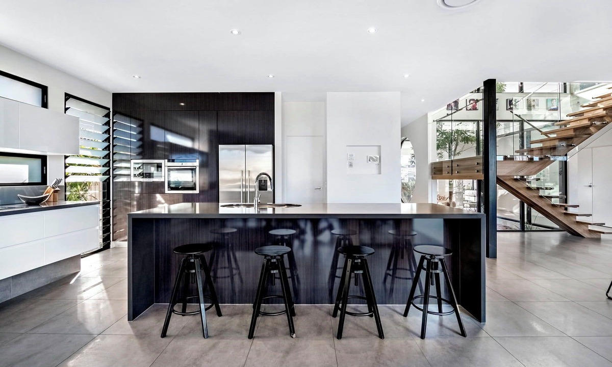 Broadbeach Waters House | Luxury Villas Bluewater Oasis (Heated Pool)