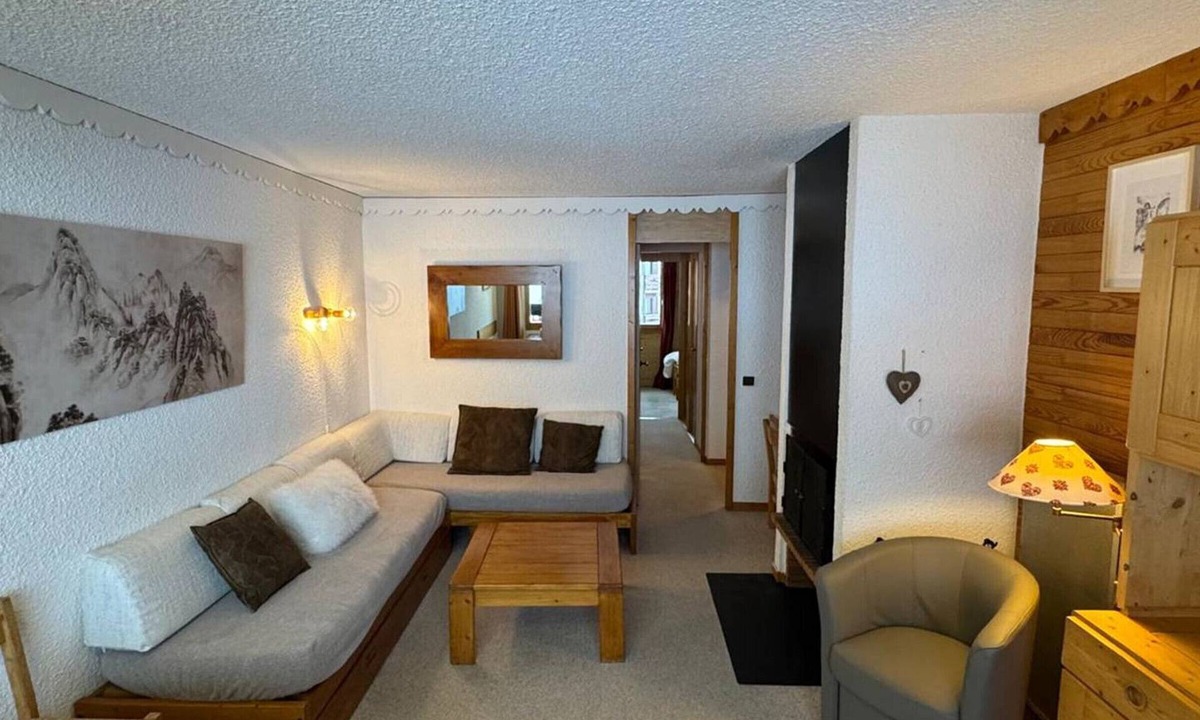 Meribel-Mottaret Apartment | Méribel Mottaret: Cozy 2-Bedroom Apt, Balcony, Ski-In/Ski-Out