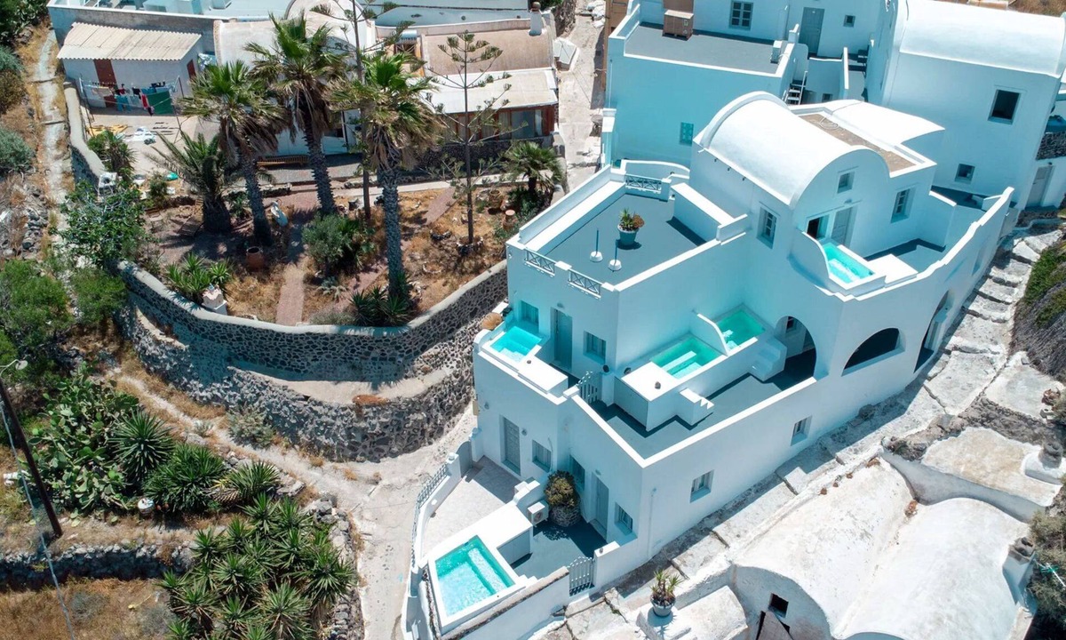 Finikia Villa | Magical Santorini Villa | 1 Bedroom | Honeymoon Suite | Beautiful Sea Views