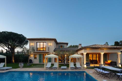 Saint-Tropez Villa | Magnifique villa RIVA avec piscine aux salins