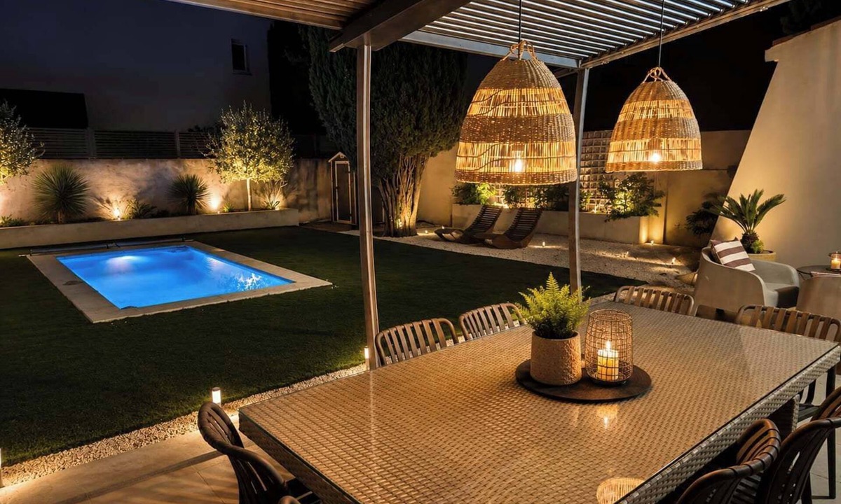 Puget-Ville House | Maison au Cœur de Village Avec Piscine Privée