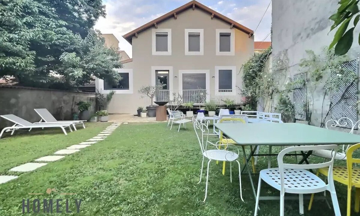 Alpes-Romans House | Maison Centre Ville Avec Jardin AU Calme