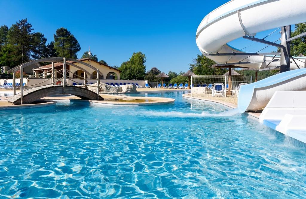 Salavas House | Maison charmante à Salavas avec piscine et jardin
