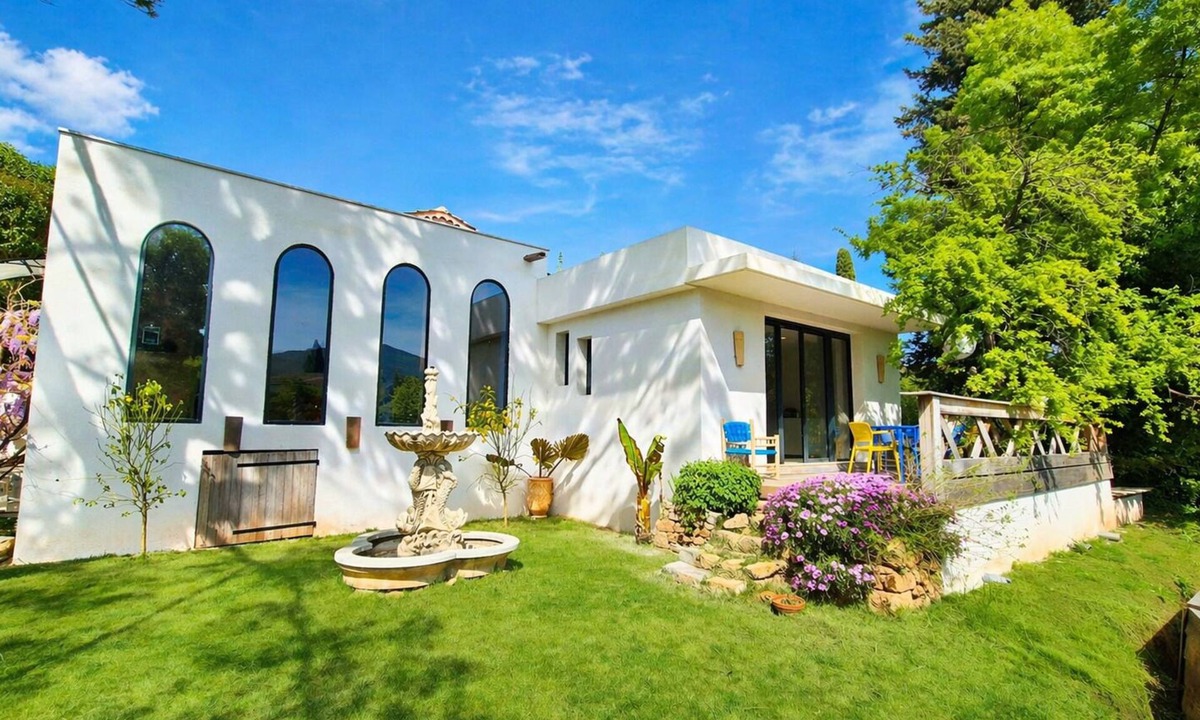 Gonfaron House | Maison d'Architecte - Swimming pool and view of the hills - in the heart of the Var - 30 min Hyères