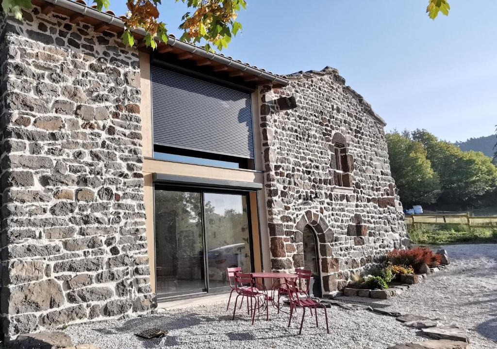 Arsac-en-Velay House | Maison de vacances rénovée, entre nature et ville, proche du Puy-en-Velay - FR-1-582-321
