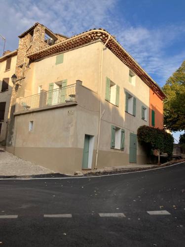Ponteves House | Maison de village