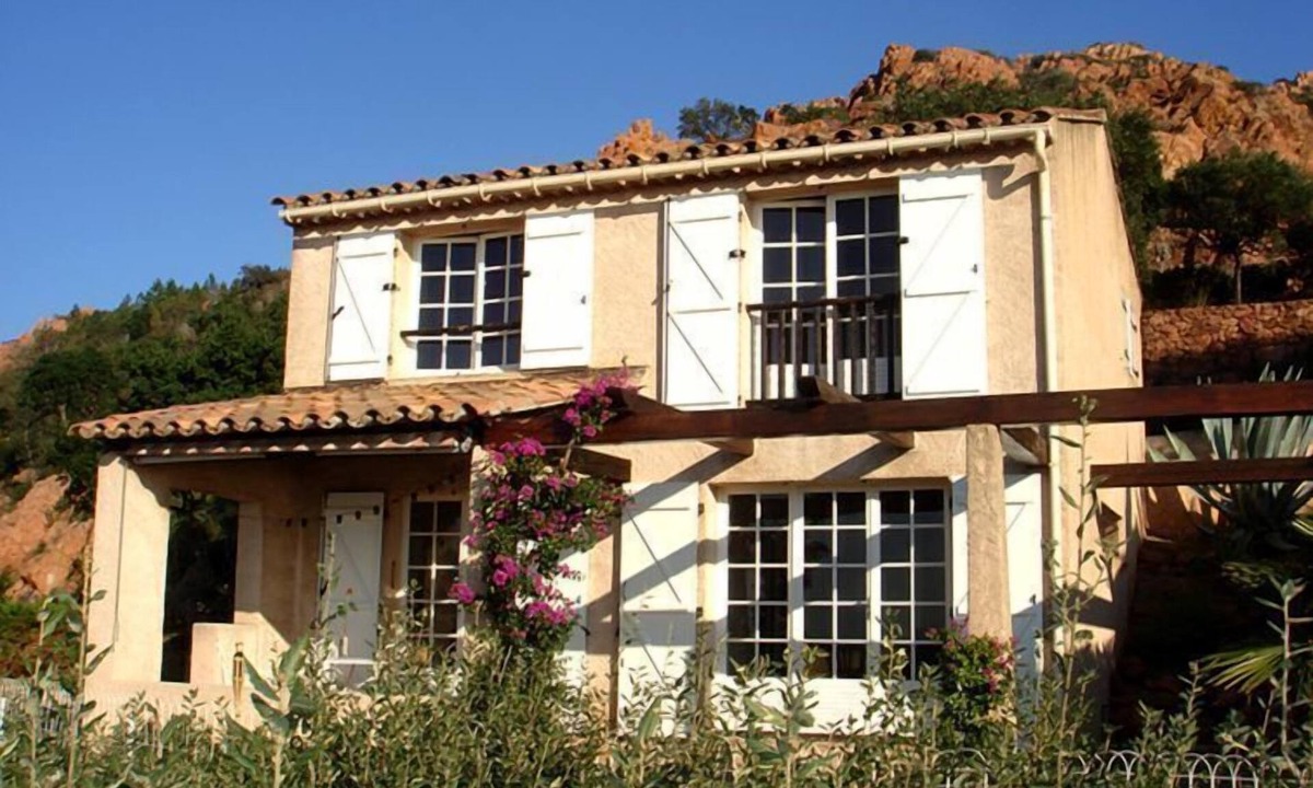 Agay House | Maison La Galine by Interhome