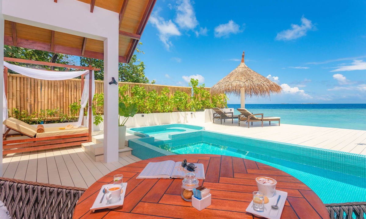 Kuda Bandos Hotel | Malahini Kuda Bandos Resort