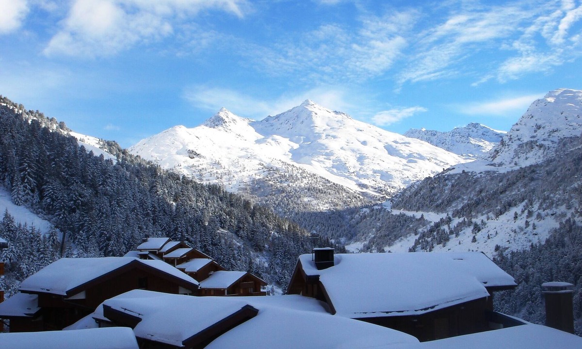 Meribel-Mottaret Apartment | Meribel,on the slopes, Beautiful and spacious apartment in a 4* residence,12per
