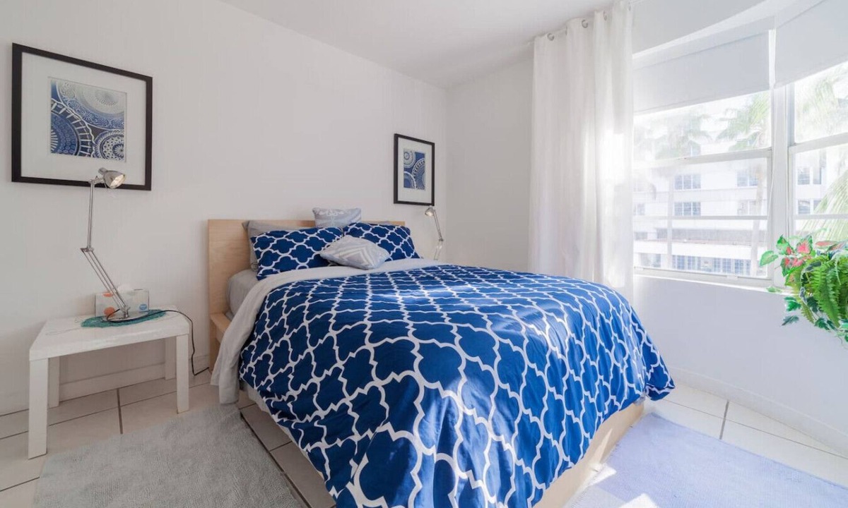 Mid Beach Apartment | Miami Beach Vibes Apartment