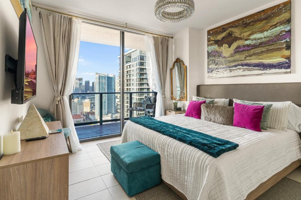Downtown Miami Apartment | Miami Luxe Sky 27 Skyline View Stunning Water & City Lights View, Resort Pool,Gym,Spa Restaurants