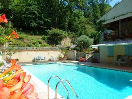 Castres House | Mille Fleurs