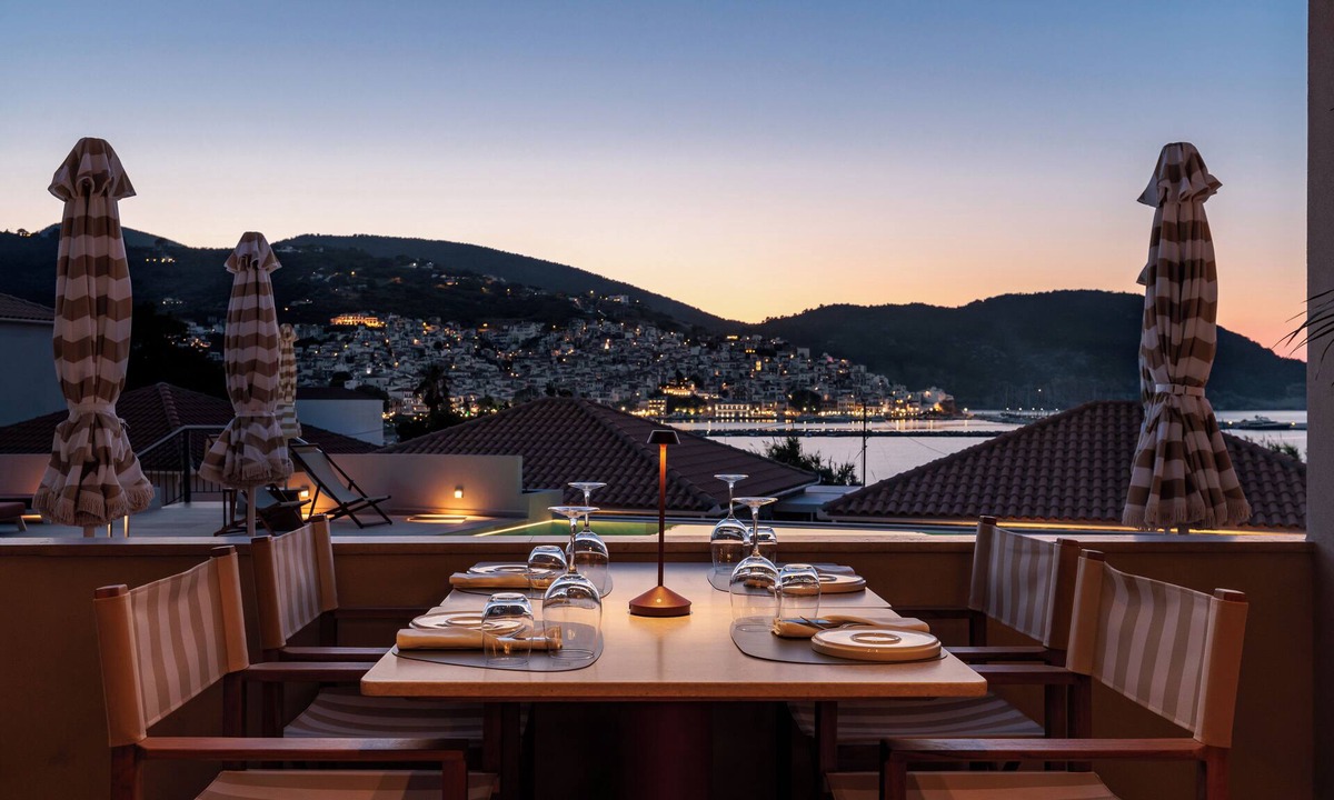 Skopelos Town Hotel | Minnŏ Boutique Hotel & Spa