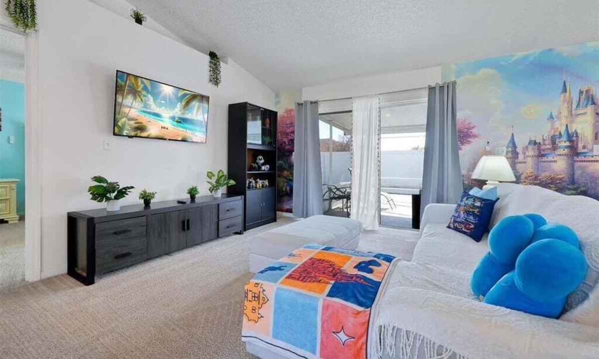 Crescent Lakes House | Minutes to Disney | Cozy 3BR Florida Escape