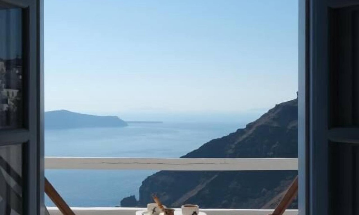 Firostefani Bed & Breakfast | Mnimes Guesthouses Santorini