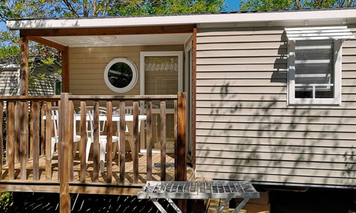 Collias House | Mobile Home in Collias - 2 Bedrooms and Terrace