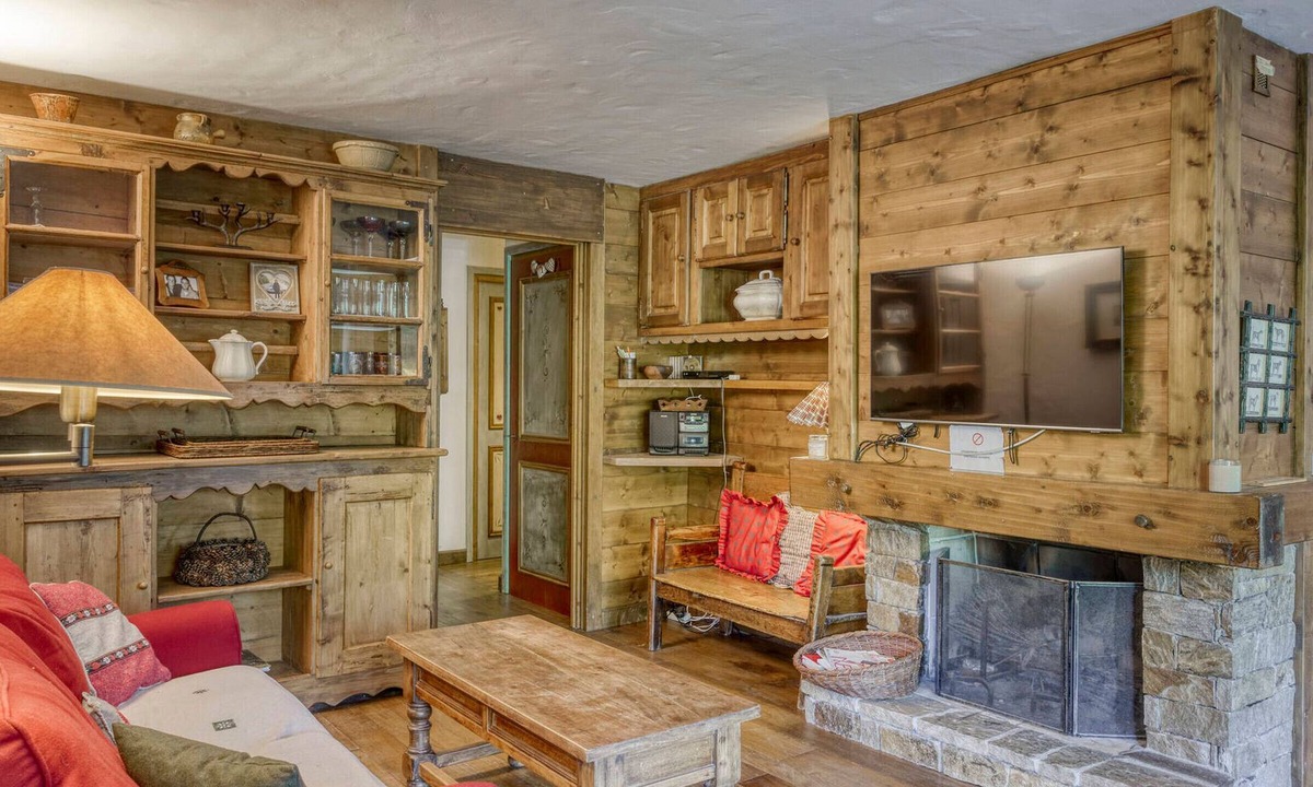 Megeve Apartment | Modern 3-bedroom apartment with parking in Megève