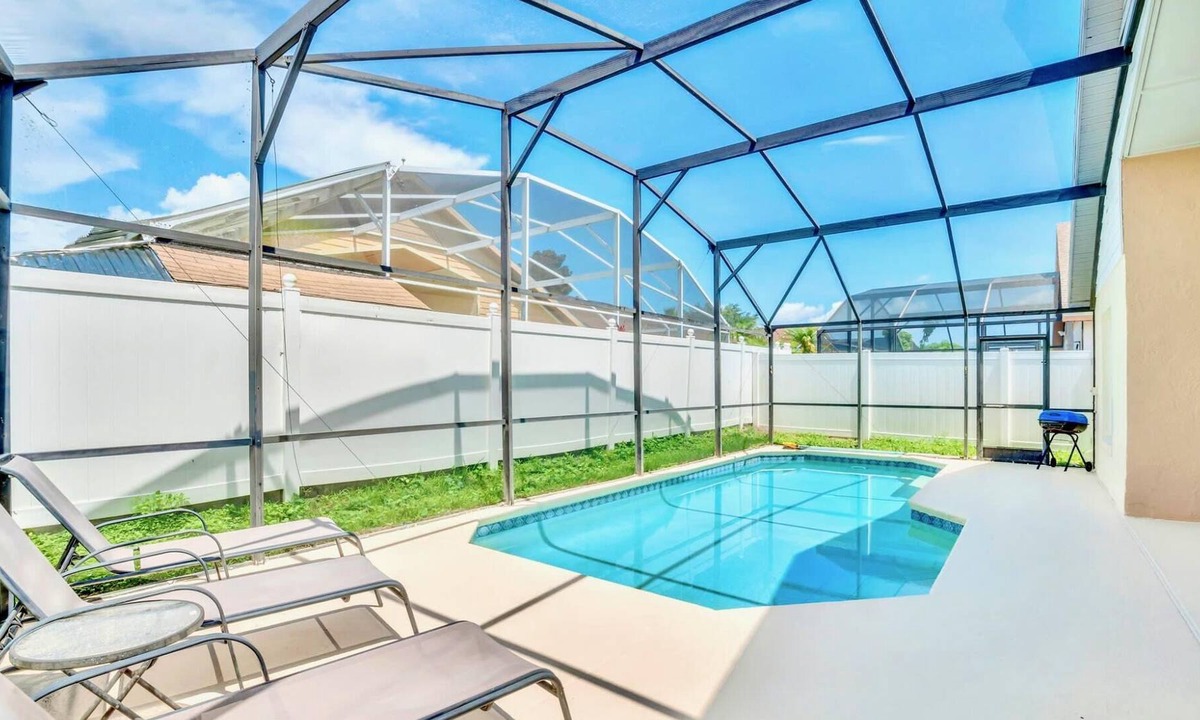 Indian Point House | Modern 4BR Home - Pool Games Room - Near Disney