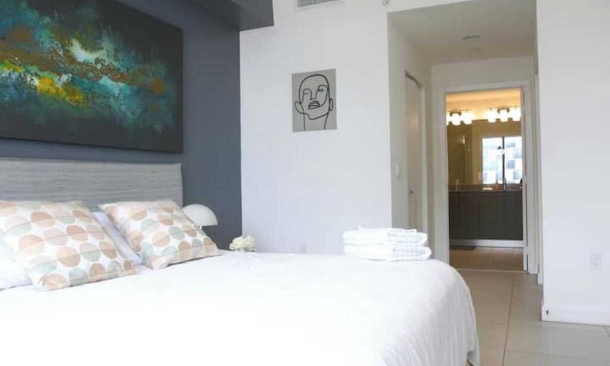 Doral Apartment | Modern Apartment in DownT Doral