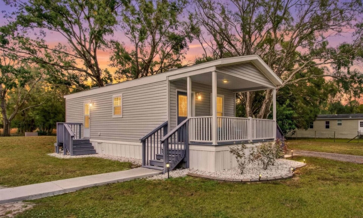 Wesley Chapel House | Moonlit Tiny Escape | Hot Tub | Hammock | Fire Pit