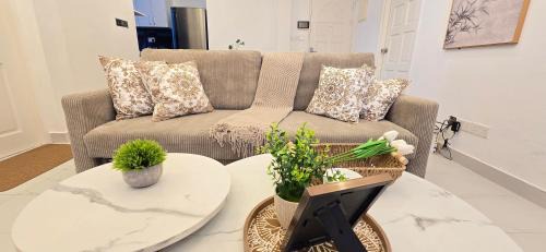 Male Apartment | Nala Host- 3BR Apartment Cozy stay