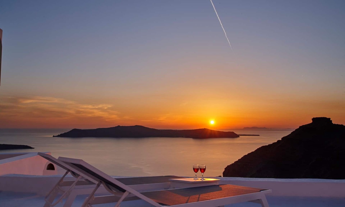 Fira Villa | Nautilus,3 bedroom character villa with outdoors jacuzzi and fantastic sea views