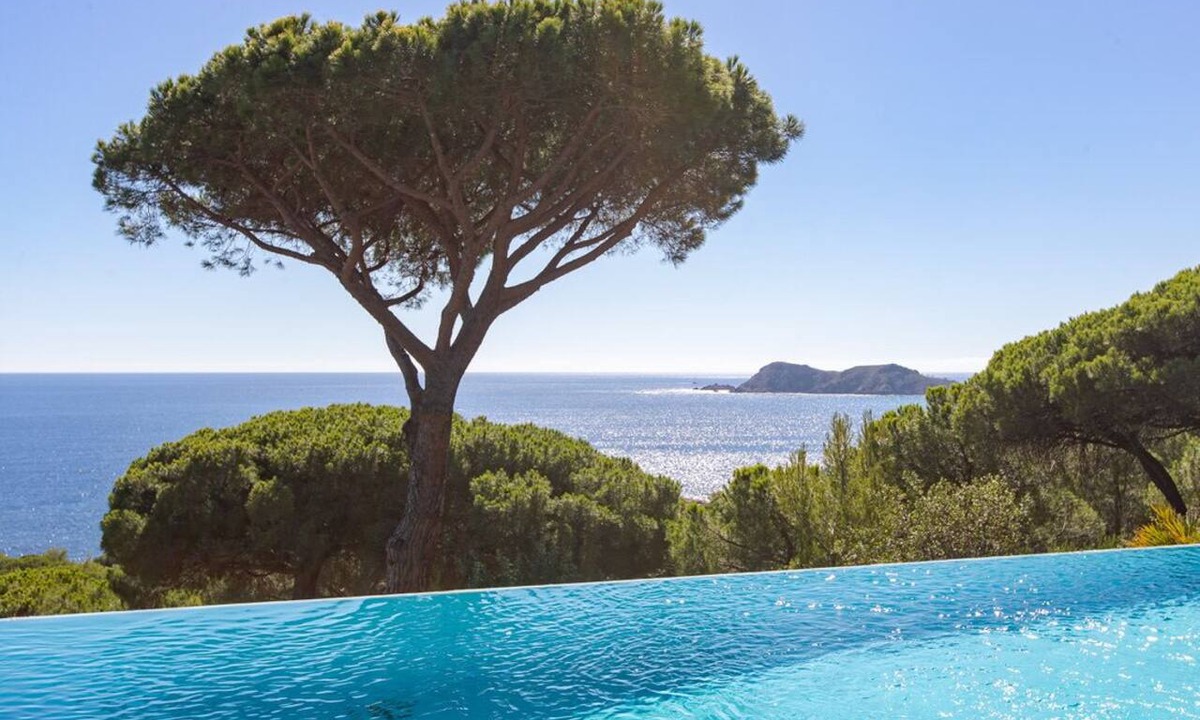 Ramatuelle House | New! Exceptional villa with ocean views, private beach access, and an infinity pool!