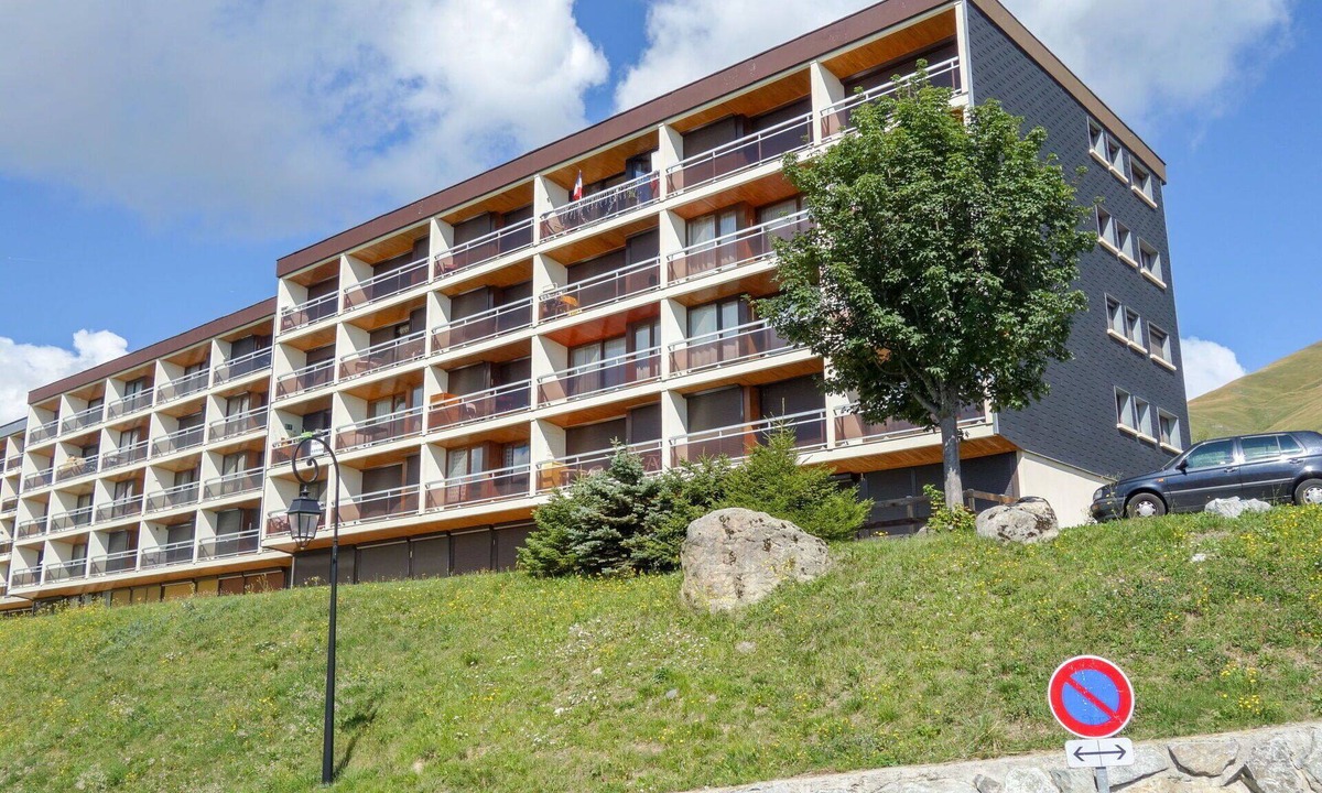 La Toussuire Apartment | Nice apartment for 6 guests with WIFI, TV and balcony