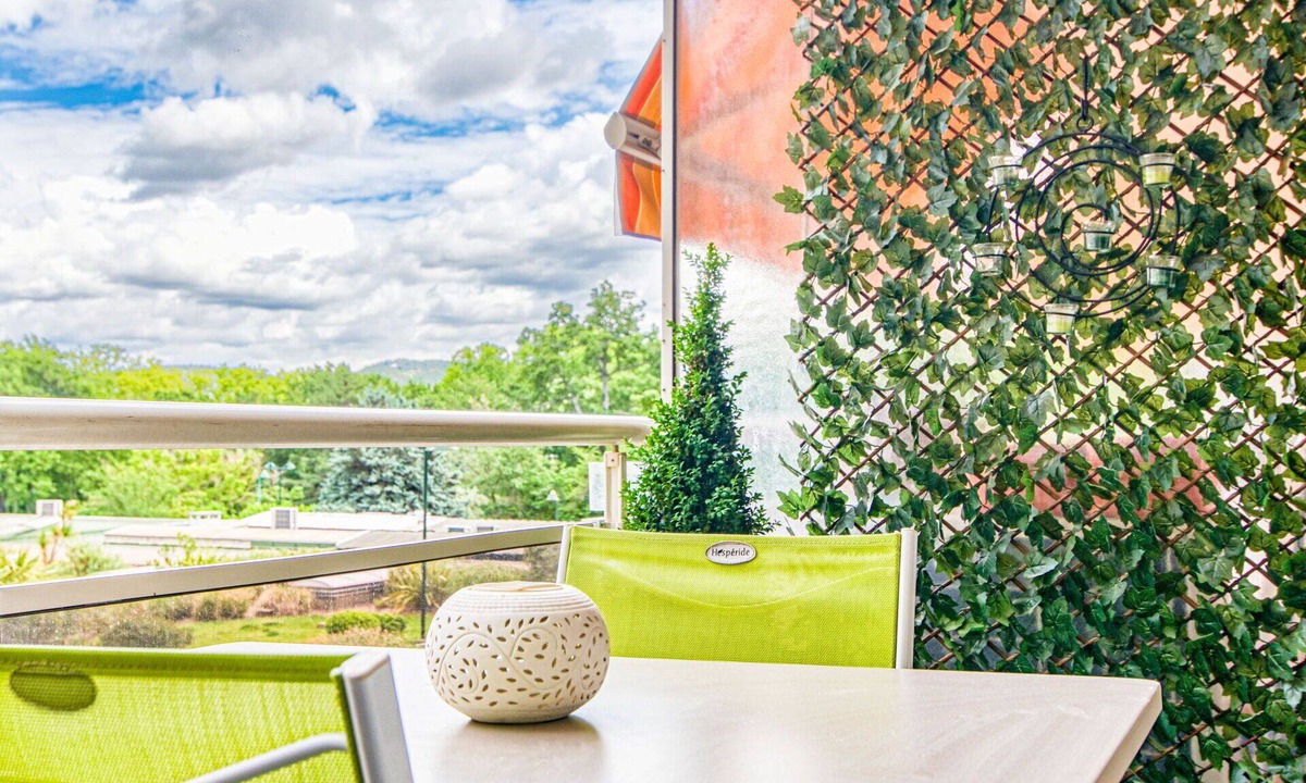 Est Apartment | Nice apartment for 2 guests with A/C, TV and balcony