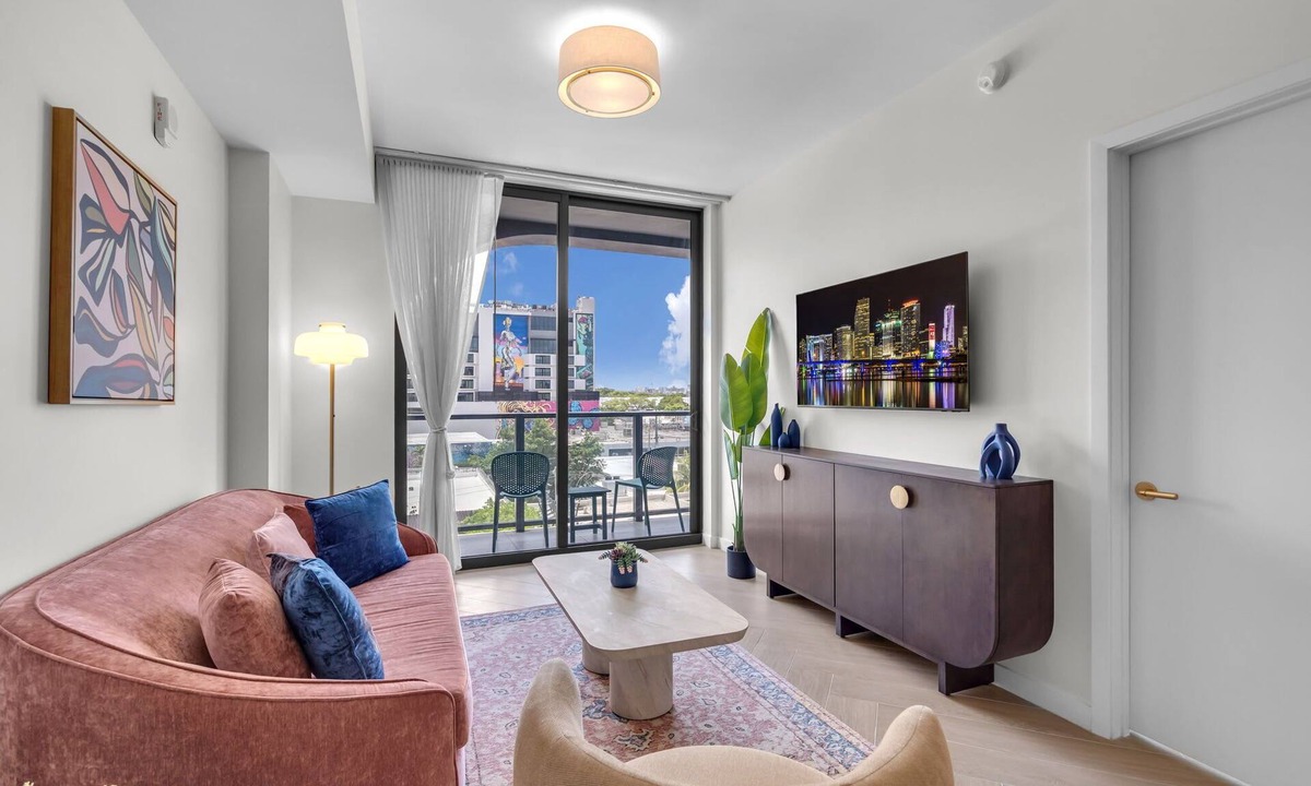 Wynwood Art District Apartment | NoMad Escape Wynwood 1 Bedroom Balcony & Rooftop