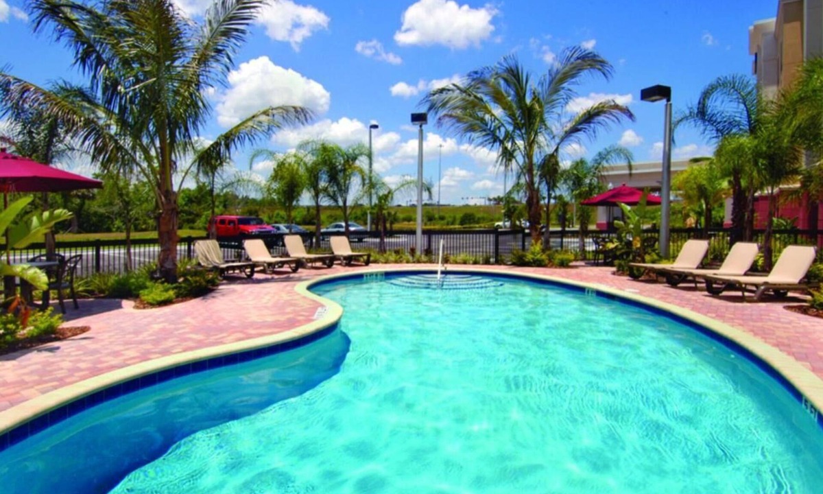 Wesley Chapel Hotel | Nonsmoking King Size Studio w/Breakfast Included