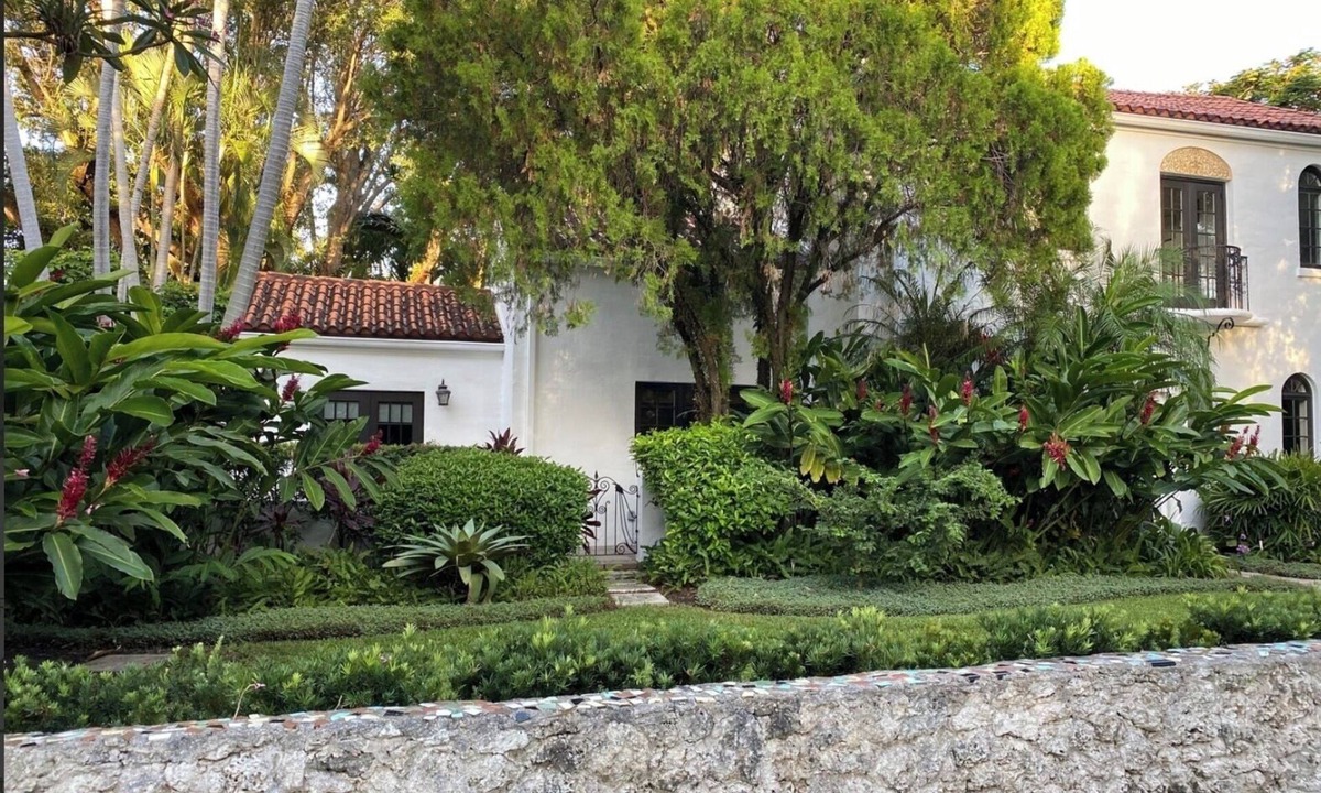 Northeast Coconut Grove House | North Grove Home - World Cup available
