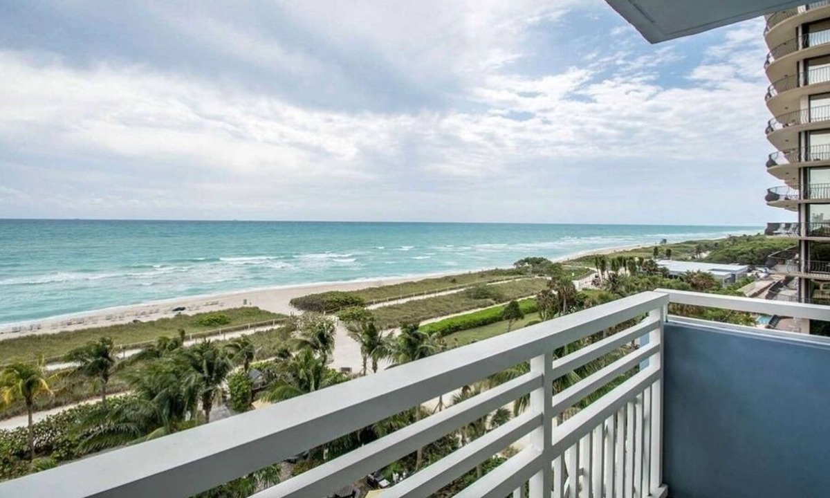 Miami Beach Resort | Not renting at the moment