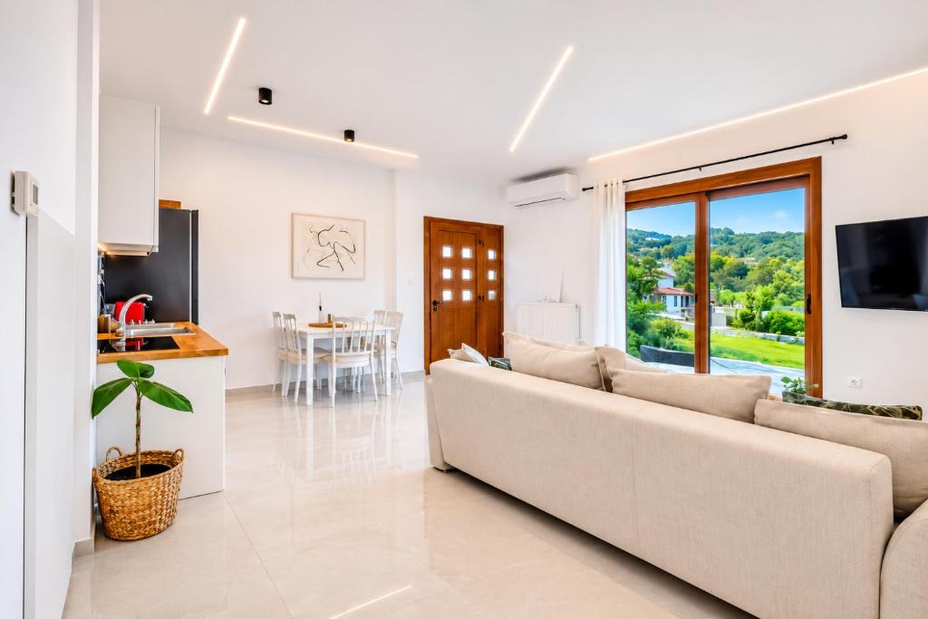 Serres Apartment | Oasis Acropolis Serres Parking EV Next to Center