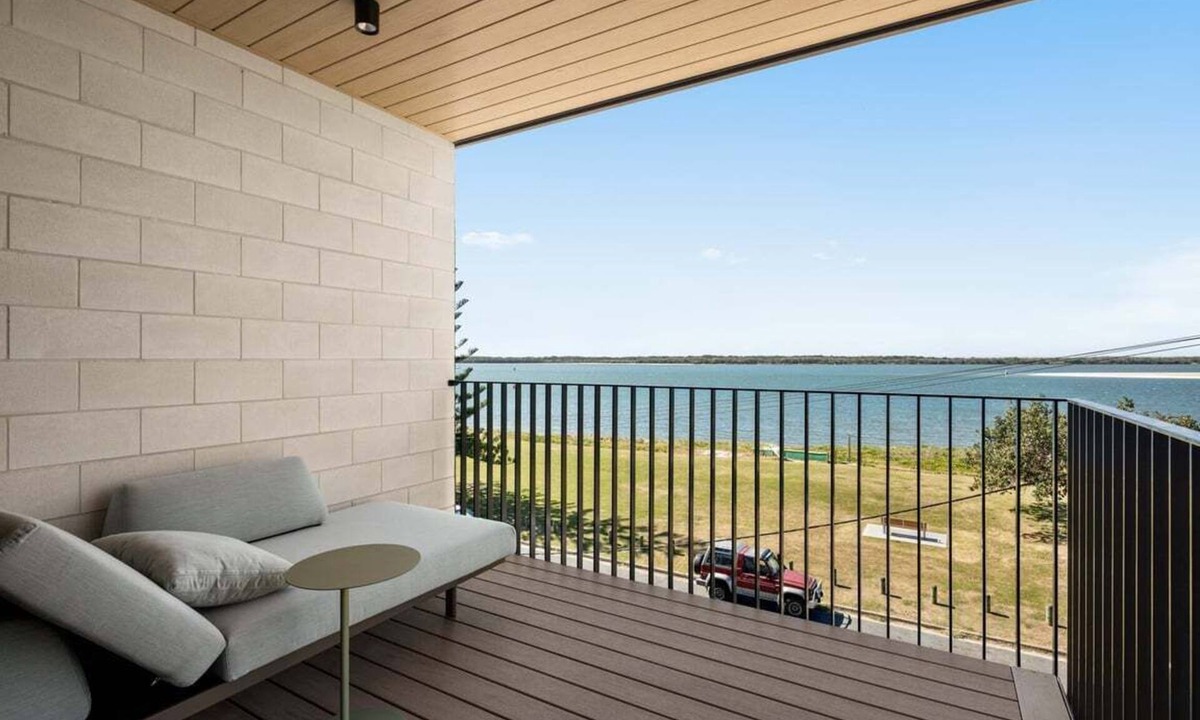 Runaway Bay House | Oatland Esplanade Upper Level | Oatland 26