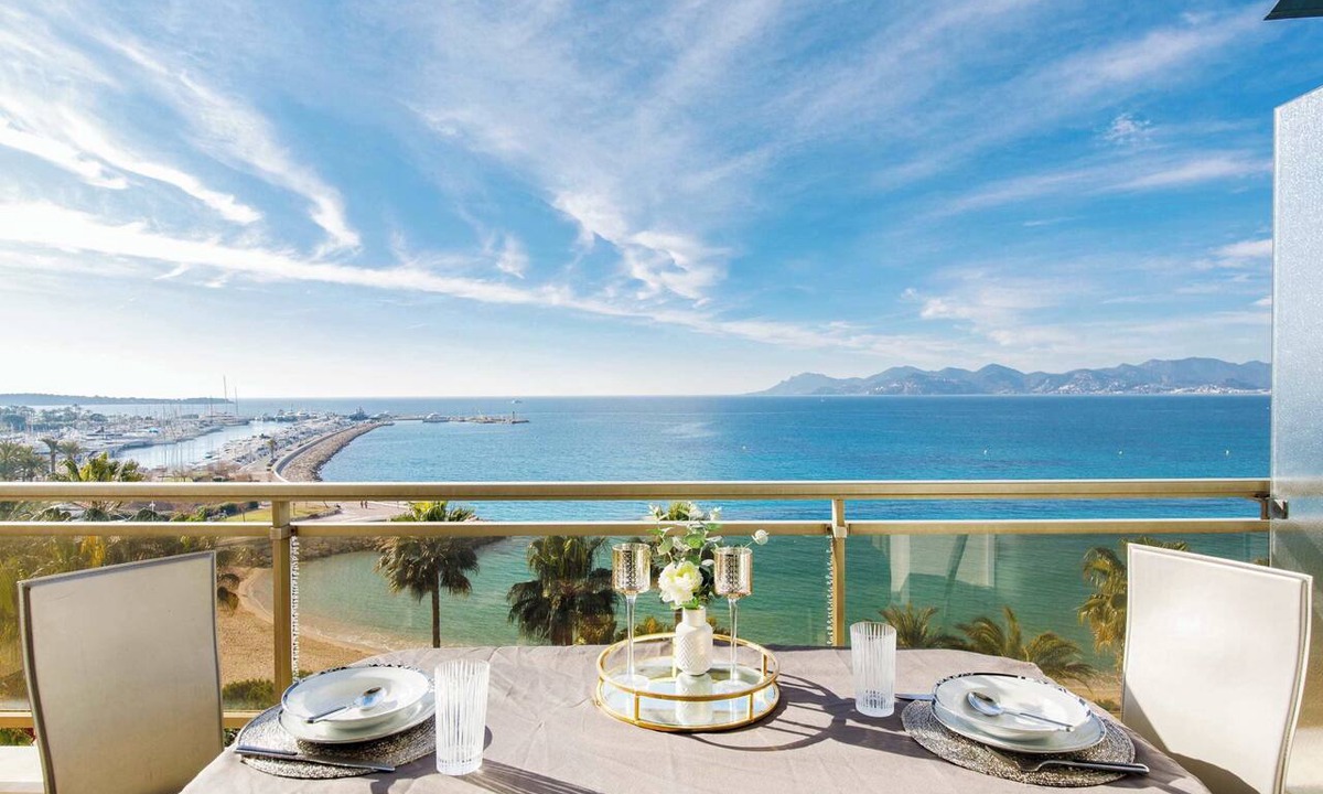 Pointe Croisette Apartment | On la Croisette - 2 beds/2 baths